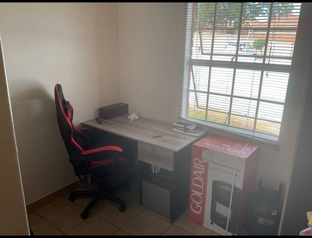 3 BEDROOM FREESTANDING FOR SALE IN THATCH HILL ESTATE
